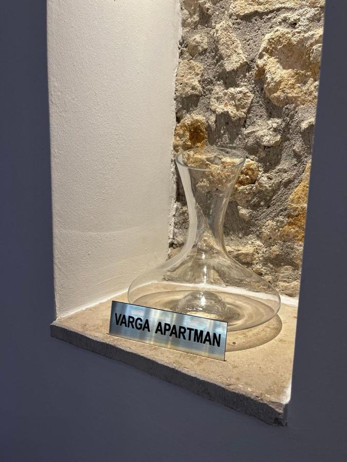 Varga Apartman Sopron Bagian luar foto